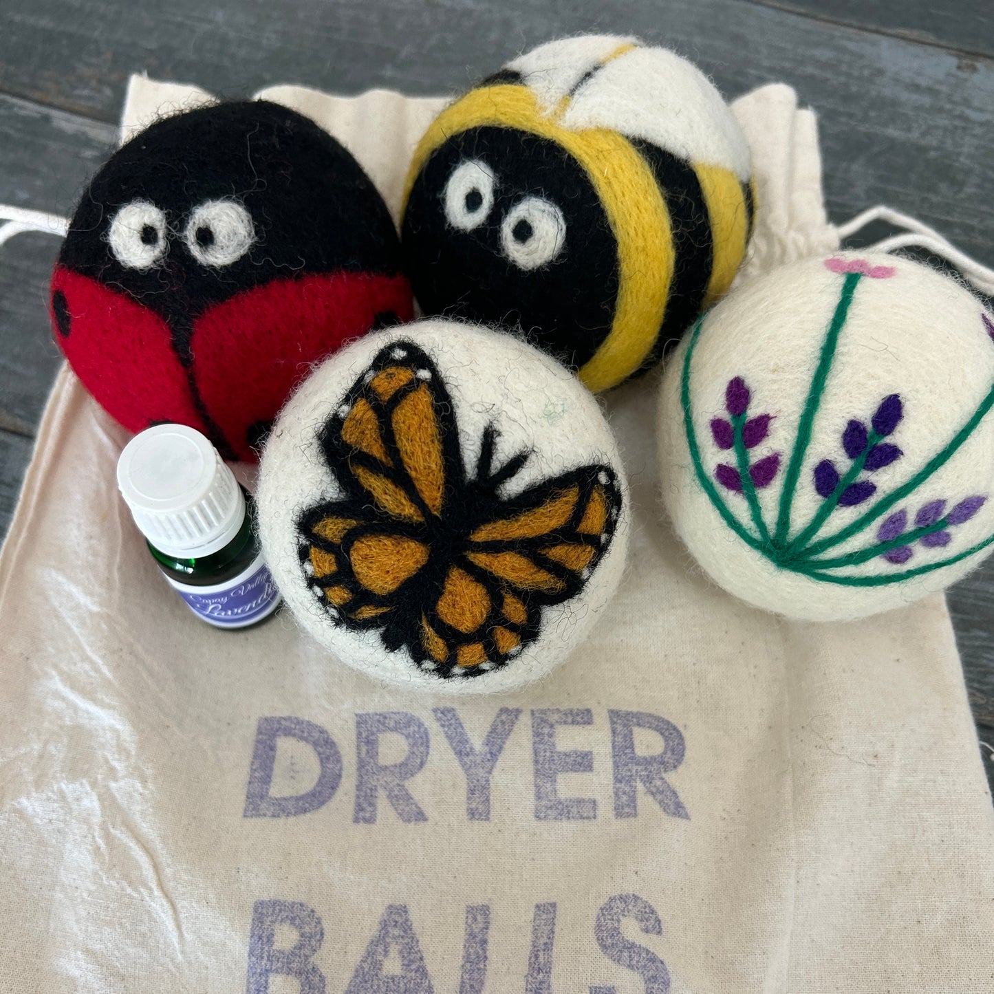 DRYER BALLS & ESSENTIAL OIL